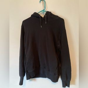 Uniqlo Black Men’s Hoodie - Medium